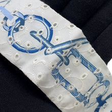 Load image into Gallery viewer, HERMES Twilly Do Re Boucles Broderie Anglaise Blue/Blanc/MarineH853951S Silk100%
