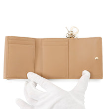 Load image into Gallery viewer, Dior Lady&#39;s Dior Lotus Wallet Cannage CamelS0181ONMJ Lambskin
