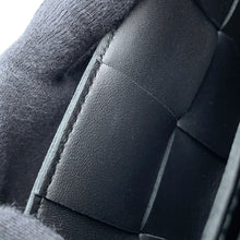 将图像加载到图库查看器中，Bottega Veneta Maxi INTRECCIATO Cassette Belt Bag Black668572 Leather

