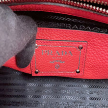将图像加载到图库查看器中，PRADA Vitello Dyno 2-Way Handbag RedBN2693 Leather

