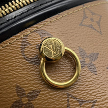 将图像加载到图库查看器中，LOUIS VUITTON Cannes NoirM43986 Monogram Monogram Reverse Canvas

