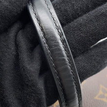 将图像加载到图库查看器中，LOUIS VUITTON Cannes NoirM43986 Monogram Monogram Reverse Canvas
