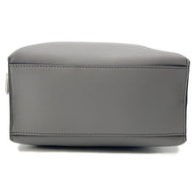 将图像加载到图库查看器中，LOEWE Cuby Cloth Shoulder Bag GrayB906Q63X04 Leather
