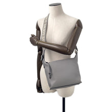 将图像加载到图库查看器中，LOEWE Cuby Cloth Shoulder Bag GrayB906Q63X04 Leather
