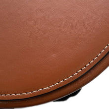 将图像加载到图库查看器中，CELINE Triomphe Tambour Shoulder Bag Tan195192 PVC Leather Size Medium
