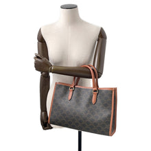 将图像加载到图库查看器中，CELINE Triomphe Horizontal Cabas Tan199742BZJ.04LU PVC Leather
