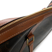 将图像加载到图库查看器中，CELINE Triomphe Vertical Travel Bag Black/Tan194822 PVC Leather
