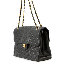 将图像加载到图库查看器中，CHANEL Matelasse Double Face Chainshoulder Black Lambskin

