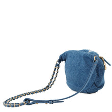 将图像加载到图库查看器中，CHANEL CC Logo Waist Bag Blue Denim
