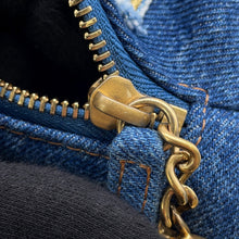 将图像加载到图库查看器中，CHANEL CC Logo Waist Bag Blue Denim
