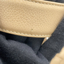 将图像加载到图库查看器中，CHANEL GST tote BeigeA50995 Caviar Leather
