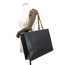 Load image into Gallery viewer, CHANEL CC Logo Chain Tote Black Lambskin
