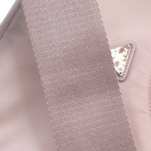 将图像加载到图库查看器中，PRADA Re-Nylon Re-Edition 2005 Shoulder Bag Pink1BH204 Nylon

