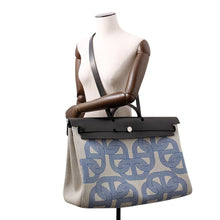 将图像加载到图库查看器中，HERMES Herbag Zip Letournet Cabin Ecru/Blue Zellige/Black Toile Military Vache Hunter Leather Size 50
