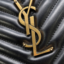 Load image into Gallery viewer, SAINT LAURENT PARIS Roux camera bag Black574494 Leather
