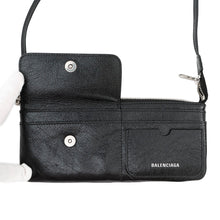 将图像加载到图库查看器中，BALENCIAGA Logo Superbusy Shoulder Bag Black801956 Leather
