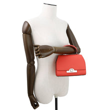 将图像加载到图库查看器中，Moynat Regine 2-way Bag Red Leather
