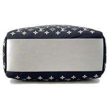 Load image into Gallery viewer, LOUIS VUITTON LV SKI Onthego FrostM11847 Monogram・Nylon Size MM
