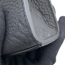 Load image into Gallery viewer, LOUIS VUITTON Sac Plat NoirM59960 Monogram ・Taurillon
