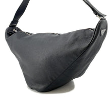 将图像加载到图库查看器中，PRADA Triangle Shoulder Bag Black2VY007 Leather
