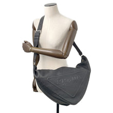 将图像加载到图库查看器中，PRADA Triangle Shoulder Bag Black2VY007 Leather
