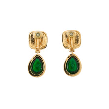 将图像加载到图库查看器中，CHANEL Gripoa Swing Earrings Green Gold Plated Resin
