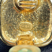 将图像加载到图库查看器中，CHANEL Gripoa Swing Earrings Green Gold Plated Resin
