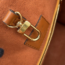 将图像加载到图库查看器中，LOUIS VUITTON Fold tote Cerise/Cream/BrownM45389 Monogram Calf Leather Size PM
