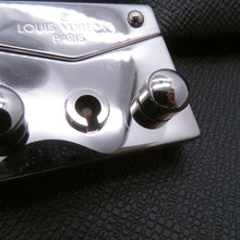 将图像加载到图库查看器中，LOUIS VUITTON Associe Cartable NoirM33418 Taiga Leather
