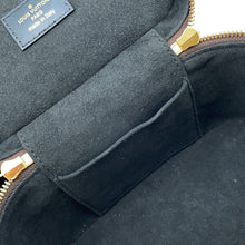 将图像加载到图库查看器中，LOUIS VUITTON Vanity NV NoirM45165 Monogram Monogram Reverse Canvas Size PM
