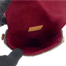 将图像加载到图库查看器中，LOUIS VUITTON Micro Chantilly RedM46643 Monogram
