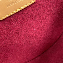 将图像加载到图库查看器中，LOUIS VUITTON Micro Chantilly RedM46643 Monogram

