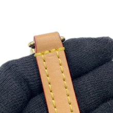 将图像加载到图库查看器中，LOUIS VUITTON Micro Chantilly RedM46643 Monogram
