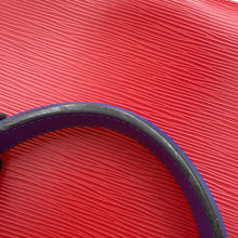 将图像加载到图库查看器中，LOUIS VUITTON Neonoe Coquelicot/BlueM54365 Epi Leather
