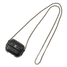 将图像加载到图库查看器中，CHANEL Matelasse Airpods Case BlackAP2207 Lambskin

