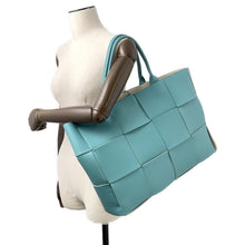 将图像加载到图库查看器中，Bottega Veneta alcotote Light Blue608608 Leather Size Large
