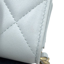 将图像加载到图库查看器中，CHANEL CHANEL19 Matelasse Chain Wallet Light BlueAP1787 Lambskin
