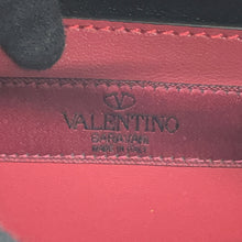 将图像加载到图库查看器中，Valentino Garavani VLTN Logo Rock Studded Backpack BlackRW2B0B63XQC Leather
