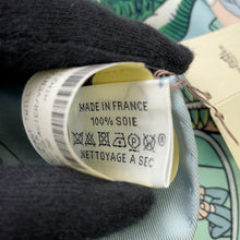 将图像加载到图库查看器中，HERMES Giant Square Animapolis Size 140 Blue・Glacier / Green / Yellow Silk100%
