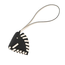 将图像加载到图库查看器中，HERMES Cheval Tresse Bag Charm Black / Nata Epsom
