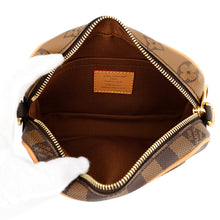 将图像加载到图库查看器中，LOUIS VUITTON Trocadero Wearable Wallet BrownM26020 Monogram・Landscape
