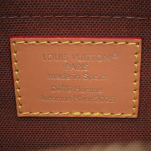 将图像加载到图库查看器中，LOUIS VUITTON Trocadero Wearable Wallet BrownM26020 Monogram・Landscape
