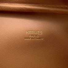 将图像加载到图库查看器中，HERMES Plume Gold Swift Leather Size Mini
