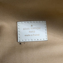 将图像加载到图库查看器中，LOUIS VUITTON Bumbag Khaki/White/BeigeM44611 Monogram Monogram Giant
