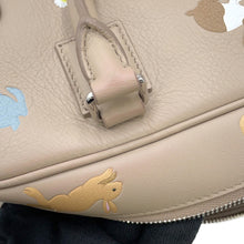 Load image into Gallery viewer, LOEWE Suna Fujita Collaboration Amazona Cropped 2-Way Bag Sand Leather Size 23
