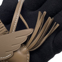 将图像加载到图库查看器中，HERMES Rodeo Pegasus Etoupe Lambskin Size PM
