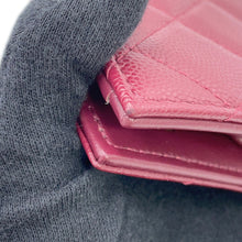 将图像加载到图库查看器中，CHANEL Matelasse Compact Wallet BurgundyAP4806 Caviar Leather
