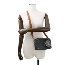 将图像加载到图库查看器中，LOUIS VUITTON Volga on Strap NoirM69688 Monogram Eclipse
