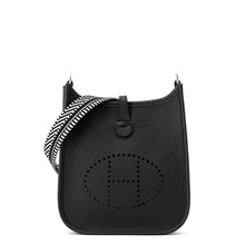 将图像加载到图库查看器中，HERMES Evelyne Amazon Sangle Kaval Long Black Taurillon Clemence Size TPM
