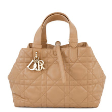 将图像加载到图库查看器中，Dior TouJules Macrocannage Handbag TanM2821OSHJ Calf Leather Size Medium
